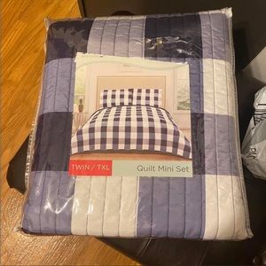 NWT Designer Eddie Bauer quilt comforter set Twin/Twin XL